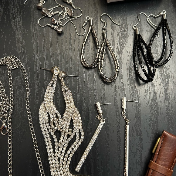 Massive Jewelry Bundle $100 - Picture 7 of 9